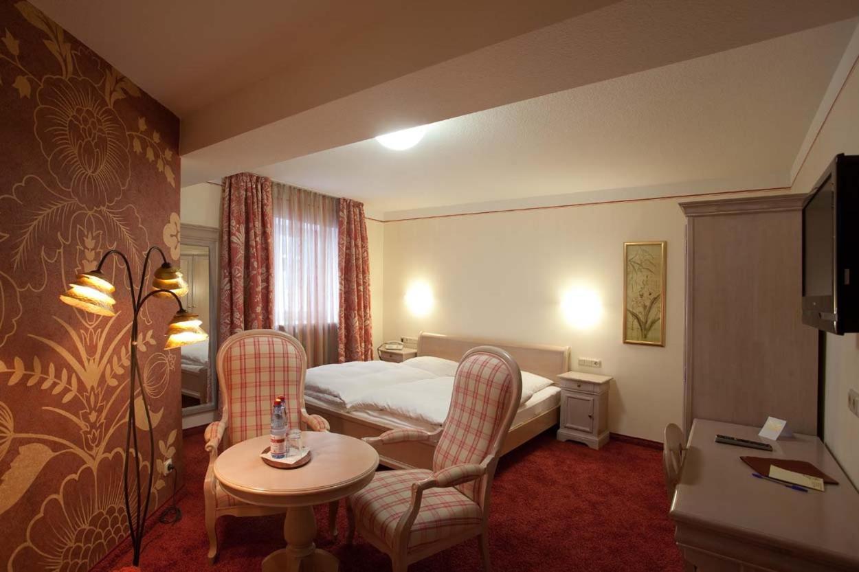 Hotel Karpfen 埃伯巴赫 外观 照片