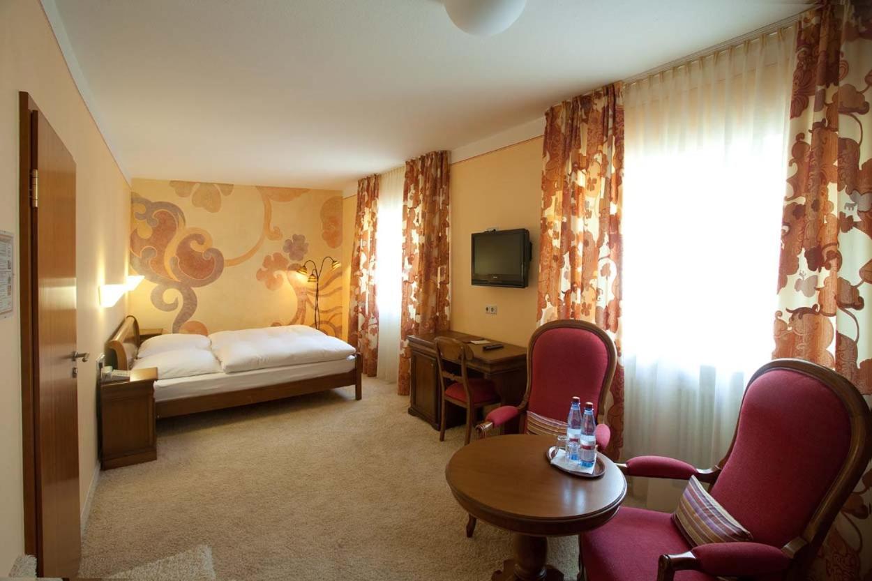 Hotel Karpfen 埃伯巴赫 外观 照片